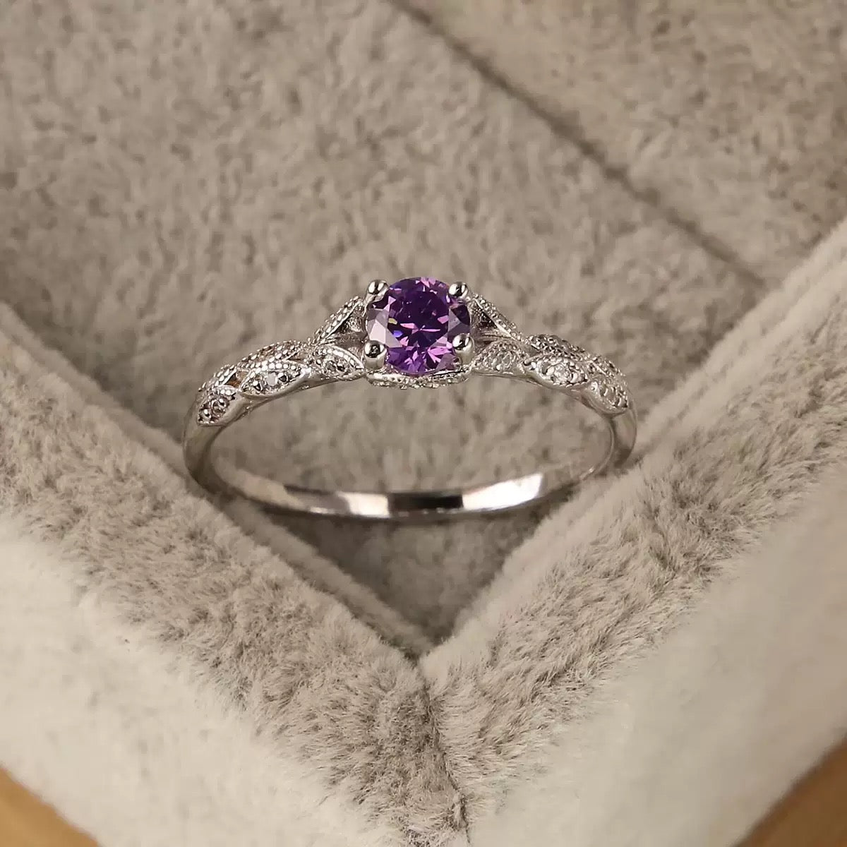 [DFC]A Light Luxury Purple Ring For Women, A Simple And Fashionable European And American Ring, Red Gift Box Set