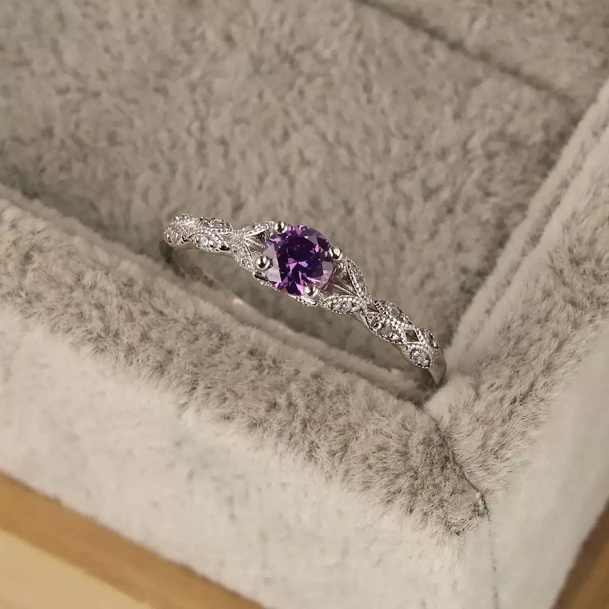 [DFC]A Light Luxury Purple Ring For Women, A Simple And Fashionable European And American Ring, Red Gift Box Set
